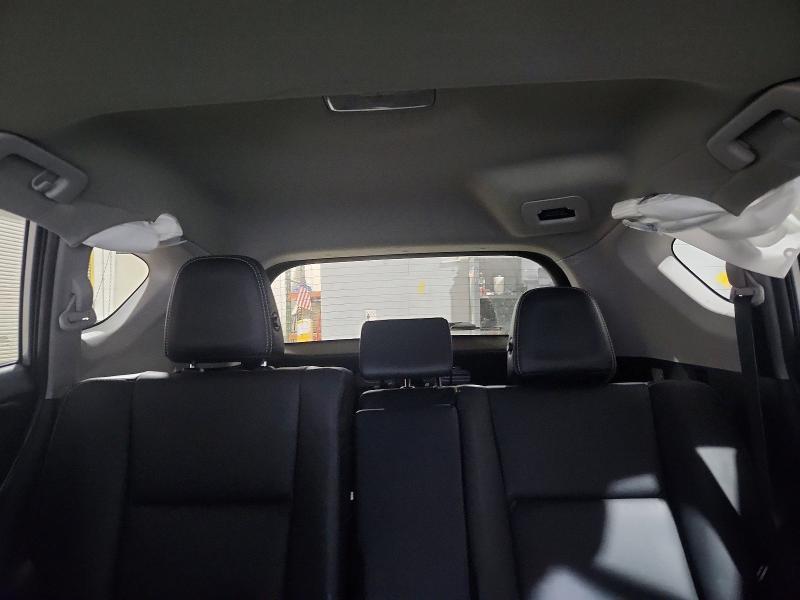 Photo 10 from auction – 2018 TOYOTA RAV4 with VIN 2T3DFREV0JW825395