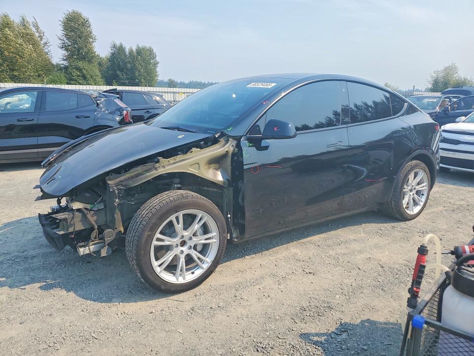 TESLA MODEL Y 2023 مع رقم تعريف المركبة 7SAYGDEE4PA056433 - صورة من المزاد