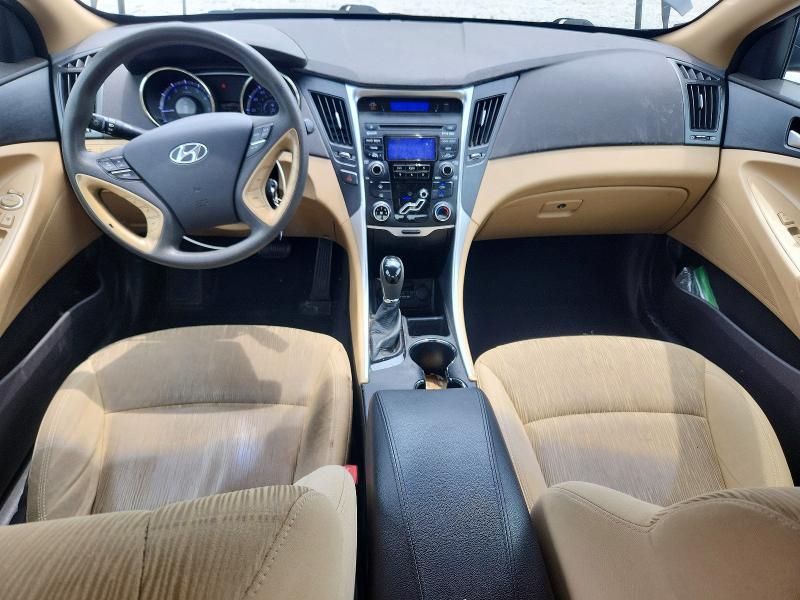 Photo 8 from auction – 2012 HYUNDAI SONATA with VIN 5NPEB4AC1CH311413