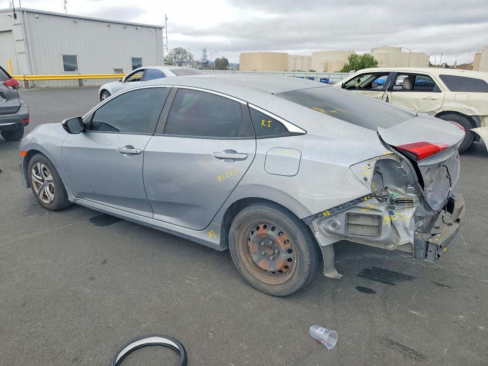 Zdjęcie 2 z aukcji – 2018 HONDA CIVIC z VIN 2HGFC2F56JH564797