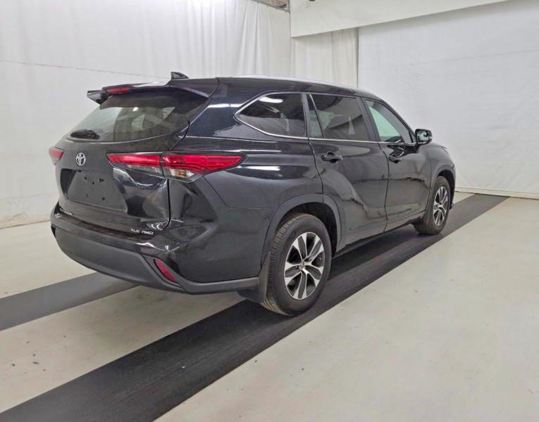 Photo 4 from auction – 2023 TOYOTA HIGHLANDER with VIN 5TDKDRBH0PS029803