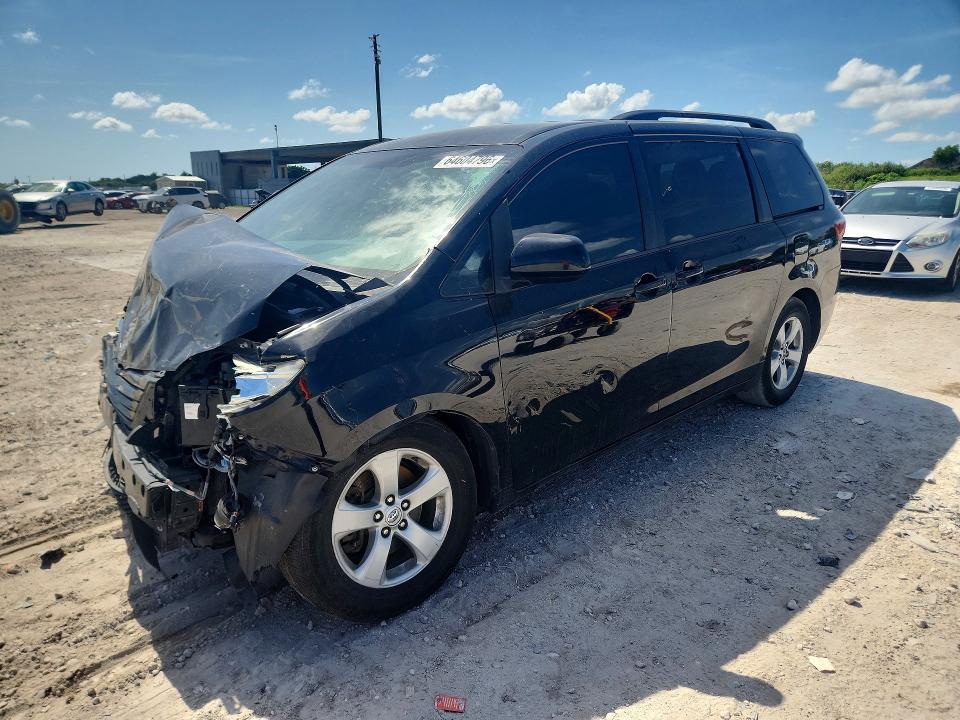 Photo 1 from auction – 2015 TOYOTA SIENNA with VIN 5TDKK3DC3FS581718