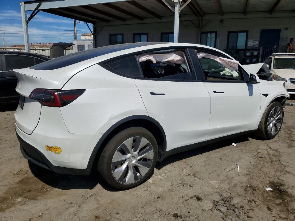 Photo 3 from auction – 2021 TESLA MODEL Y with VIN 5YJYGDEE6MF262526