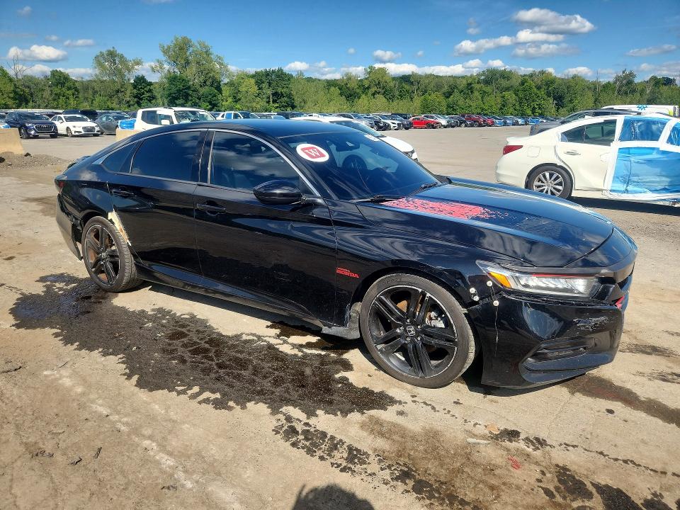 Photo 4 from auction – 2018 HONDA ACCORD with VIN 1HGCV1F33JA172378
