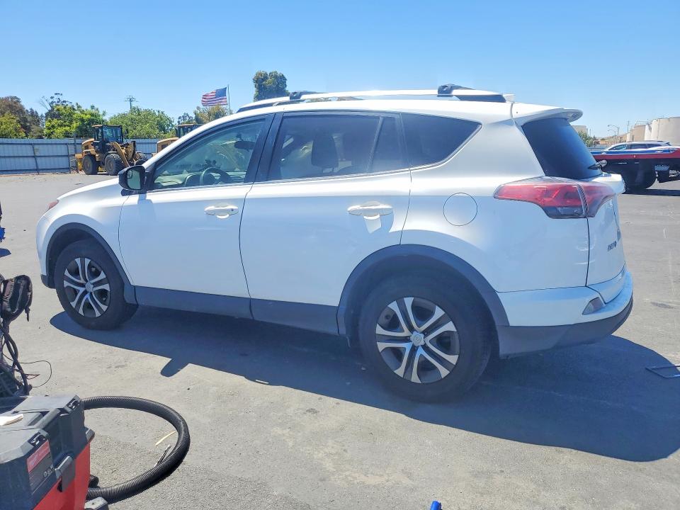 Photo 2 from auction – 2016 TOYOTA RAV4 with VIN JTMBFREV2GJ100444