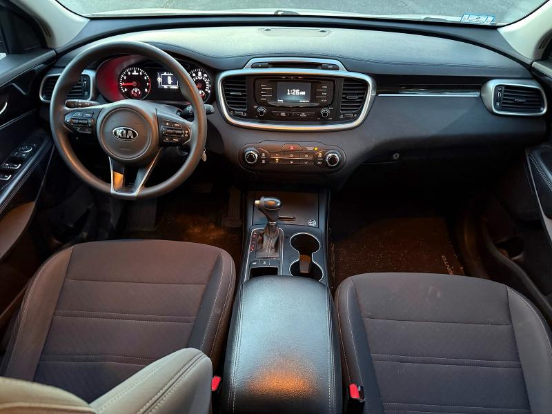 Photo 9 from auction – 2016 KIA SORENTO with VIN 5XYPGDA30GG154433