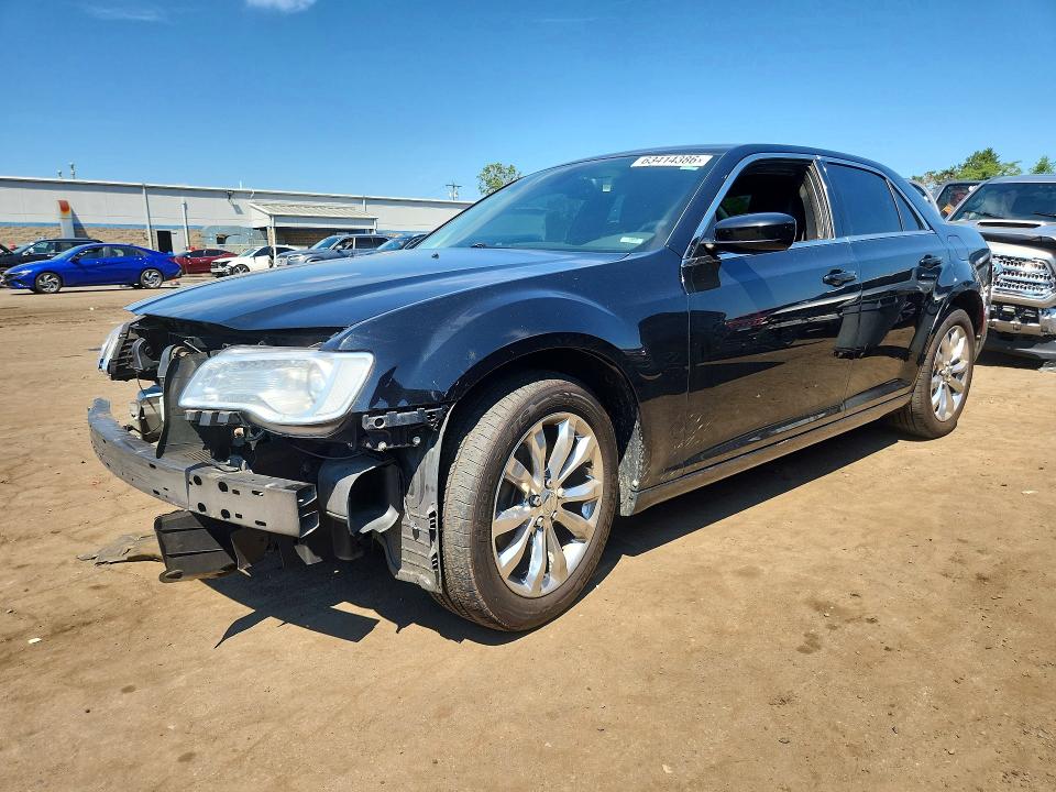CHRYSLER 300 2015 with VIN 2C3CCARG7FH927273 - Photo from auction
