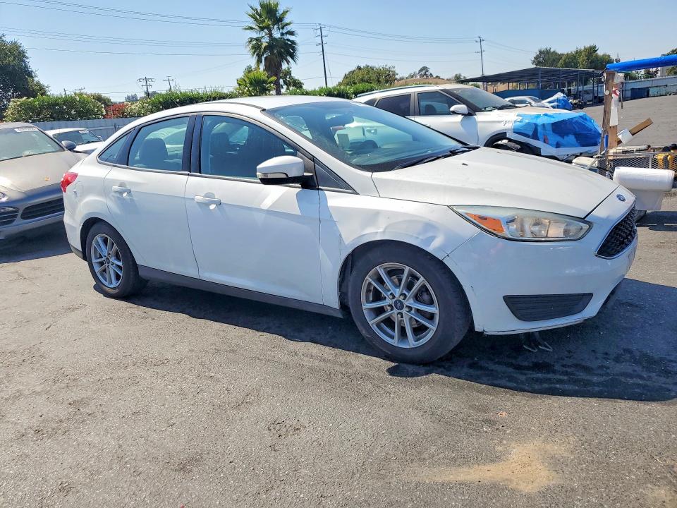 Photo 4 from auction – 2017 FORD FOCUS with VIN 1FADP3F29HL216517