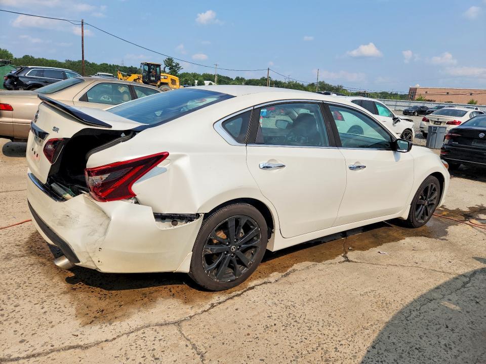 Photo 3 from auction – 2017 NISSAN ALTIMA with VIN 1N4AL3AP1HC264479
