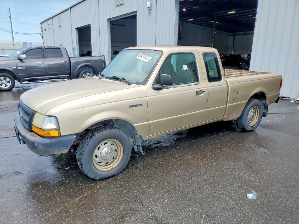 FORD RANGER 2000 with VIN 1FTYR14V9YTA15417 - Photo from auction