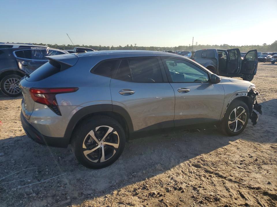 Photo 3 from auction – 2025 CHEVROLET TRAX with VIN KL77LGEP2SC028482
