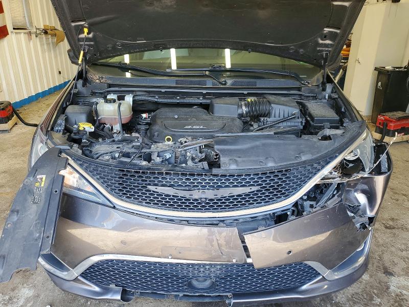 Photo 12 from auction – 2017 CHRYSLER PACIFICA with VIN 2C4RC1EG3HR506305