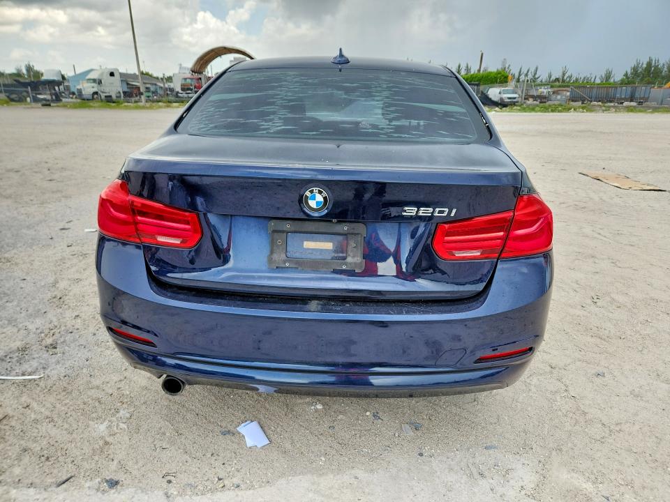 Foto 6 de la subasta – 2017 BMW 320 con VIN WBA8E1G33HNU18509