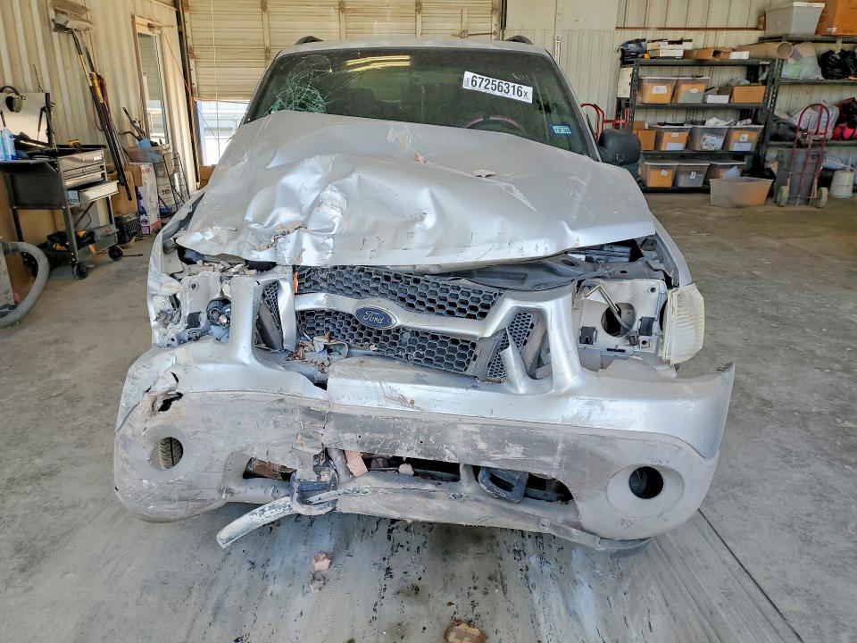 Foto 5 de la subasta – 2001 FORD EXPLORER con VIN 1FMYU60E81UC70525