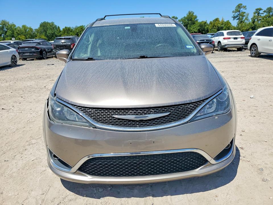 Photo 5 from auction – 2017 CHRYSLER PACIFICA with VIN 2C4RC1BGXHR741496