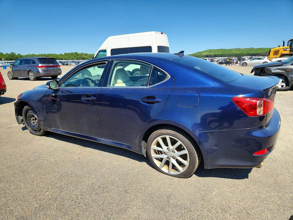 Photo 2 from auction – 2011 LEXUS IS with VIN JTHCF5C24B5051530