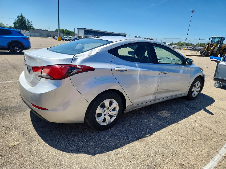 Photo 3 from auction – 2016 HYUNDAI ELANTRA with VIN 5NPDH4AE6GH735350