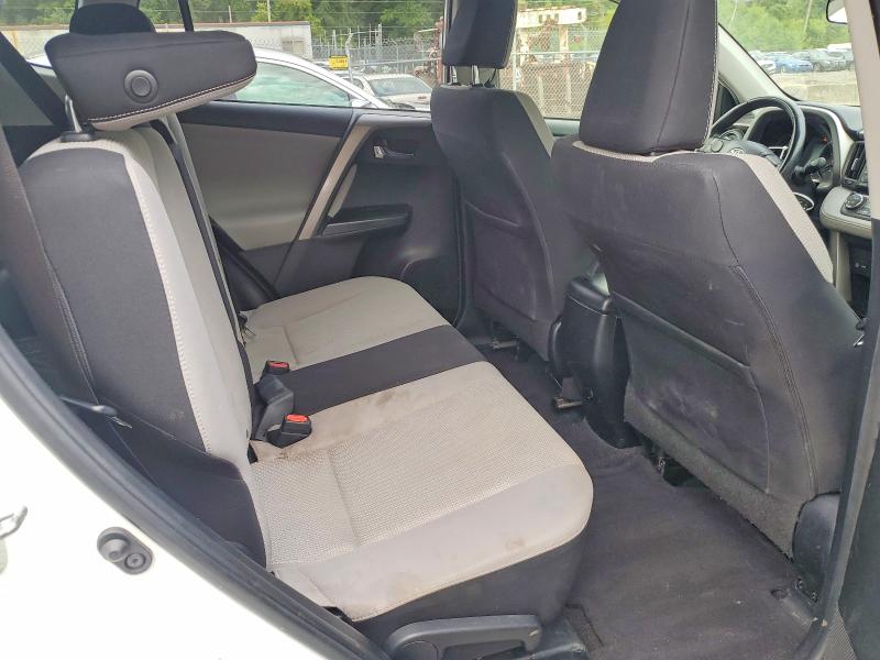 Photo 11 from auction – 2017 TOYOTA RAV4 with VIN JTMRFREV6HJ136329