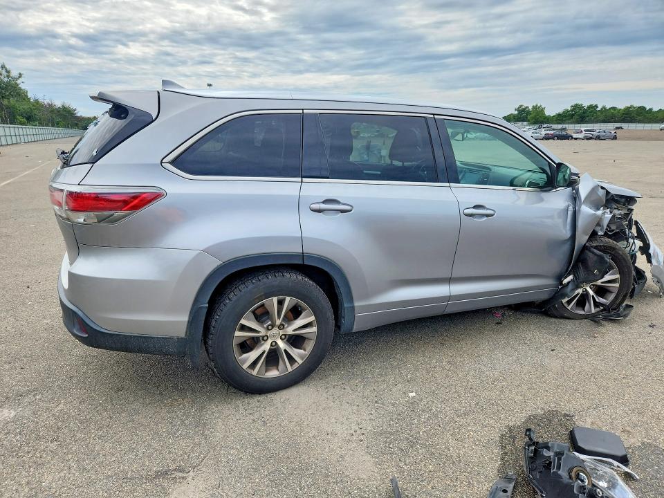 Photo 3 from auction – 2014 TOYOTA HIGHLANDER with VIN 5TDJKRFH3ES026886