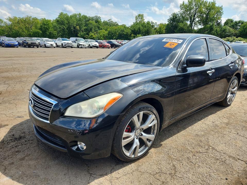 2011 INFINITI M56