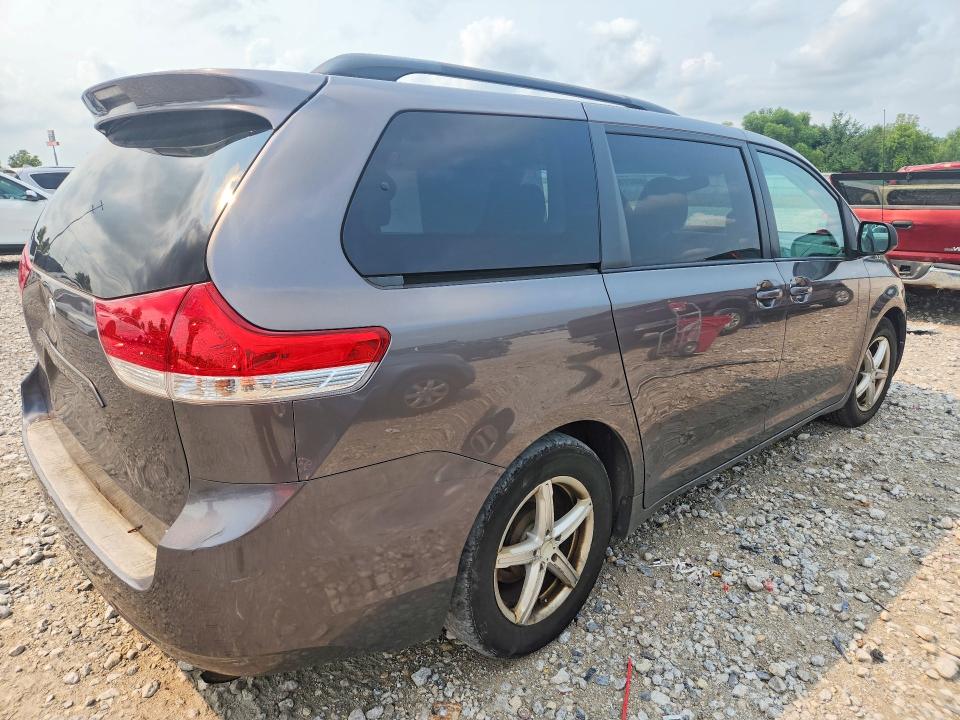 Photo 3 from auction – 2012 TOYOTA SIENNA with VIN 5TDKK3DC8CS179124