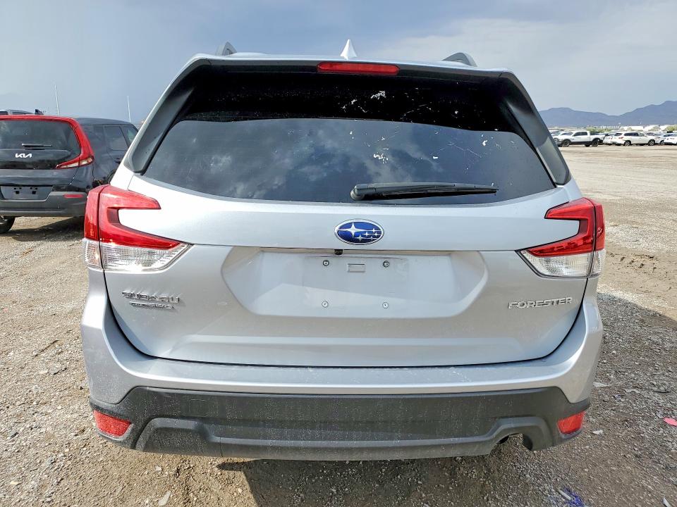 Photo 6 from auction – 2019 SUBARU FORESTER with VIN JF2SKAEC7KH450715