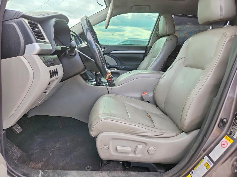 Photo 7 from auction – 2016 TOYOTA HIGHLANDER with VIN 5TDJKRFH3GS290189