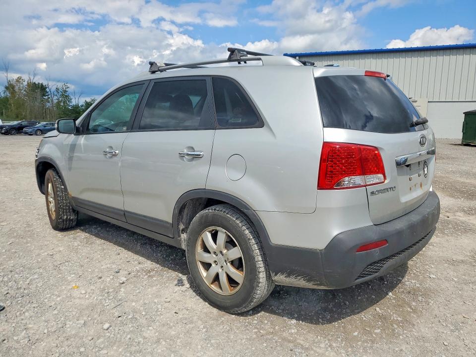 Photo 2 from auction – 2011 KIA SORENTO with VIN 5XYKT4A14BG089230