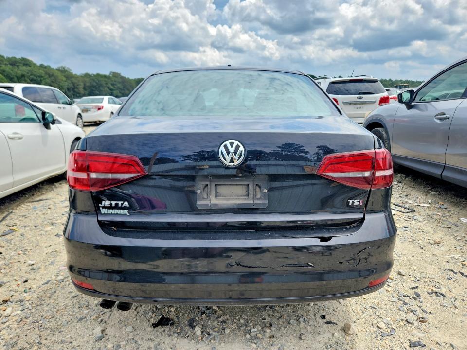 Photo 6 from auction – 2017 VOLKSWAGEN JETTA with VIN 3VW2B7AJ1HM381012