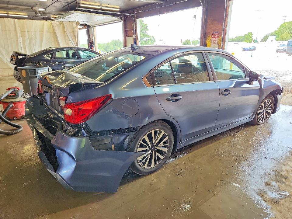 Photo 3 from auction – 2018 SUBARU LEGACY with VIN 4S3BNAF65J3035046