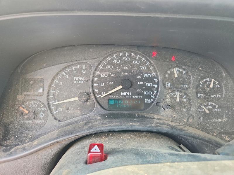 Photo 9 from auction – 2002 CHEVROLET SILVERADO with VIN 1GBGC24U62Z314270