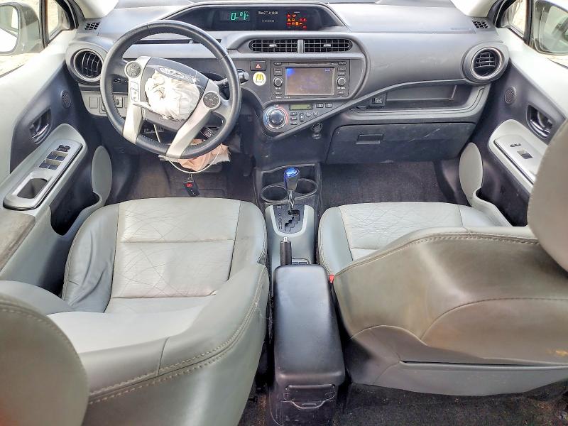 Photo 8 from auction – 2013 TOYOTA PRIUS C with VIN JTDKDTB36D1057664
