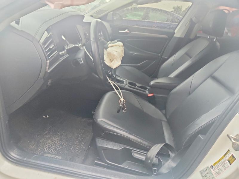 Photo 7 from auction – 2019 VOLKSWAGEN JETTA with VIN 3VWE57BU5KM009662