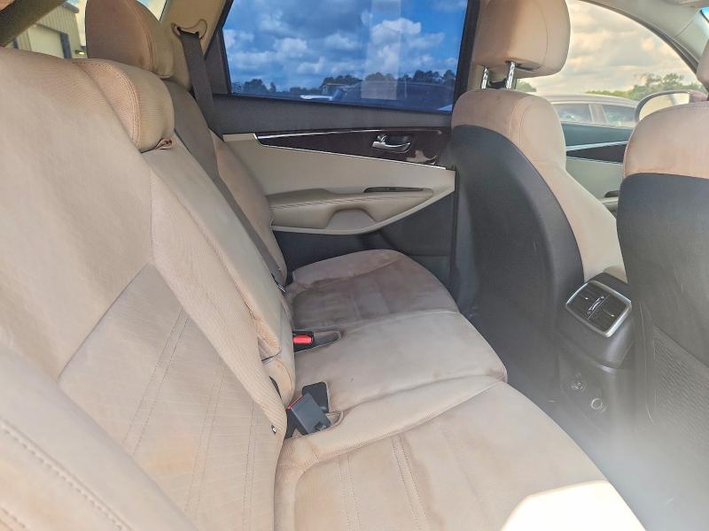 Photo 11 from auction – 2017 KIA SORENTO with VIN 5XYPG4A36HG329446
