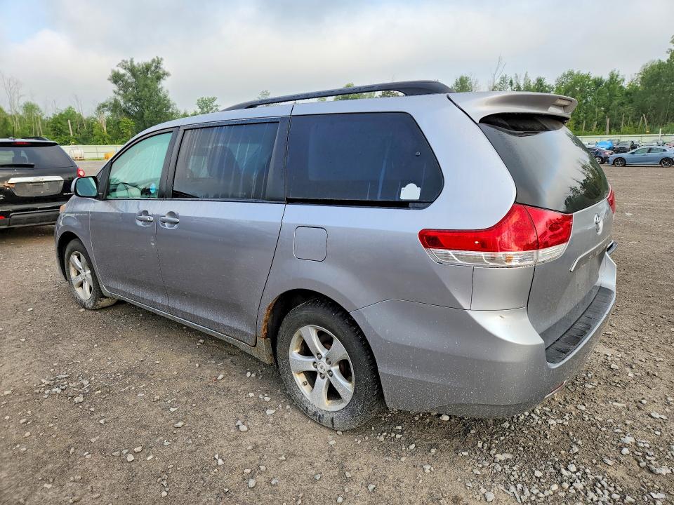 Photo 2 from auction – 2011 TOYOTA SIENNA with VIN 5TDKK3DC5BS031009