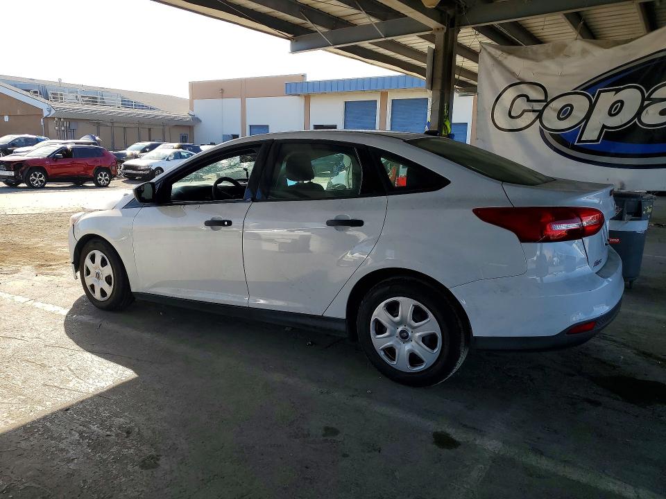 Photo 2 from auction – 2015 FORD FOCUS with VIN 1FADP3E26FL306643