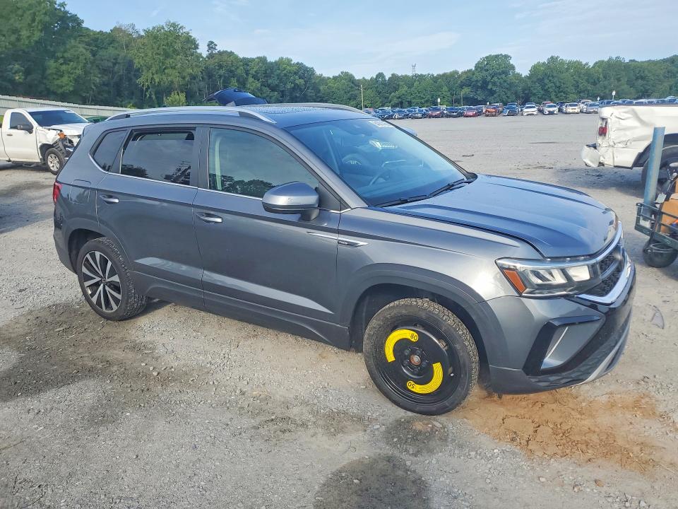 Photo 4 from auction – 2022 VOLKSWAGEN TAOS with VIN 3VVLX7B21NM099000
