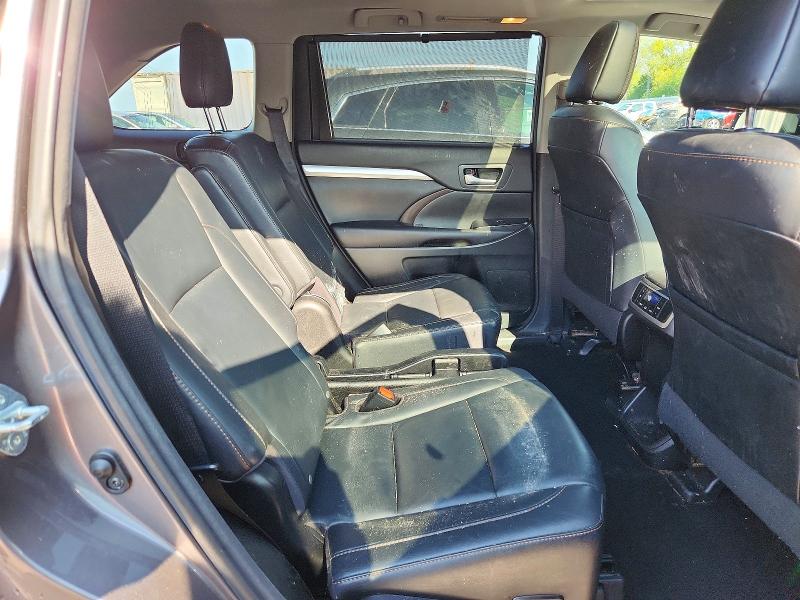 Photo 11 from auction – 2016 TOYOTA HIGHLANDER with VIN 5TDJKRFH8GS297283