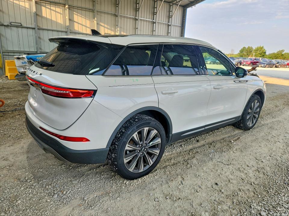 Photo 3 from auction – 2021 LINCOLN CORSAIR with VIN 5LMCJ2C98MUL05463