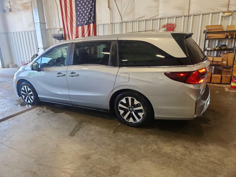Photo 2 from auction – 2025 HONDA ODYSSEY with VIN 5FNRL6H68SB080260