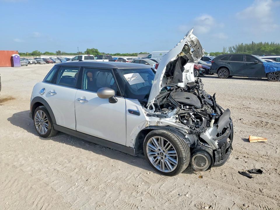 Zdjęcie 4 z aukcji – 2024 MINI COOPER z VIN WMW53DK04R2U42554