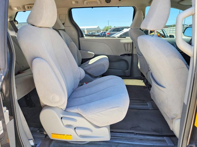 Photo 11 from auction – 2011 TOYOTA SIENNA with VIN 5TDKK3DC3BS148748