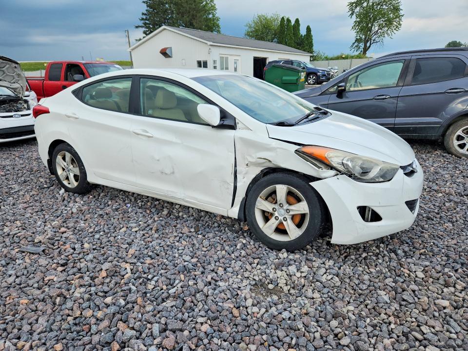 Photo 4 from auction – 2012 HYUNDAI ELANTRA with VIN 5NPDH4AE5CH109024
