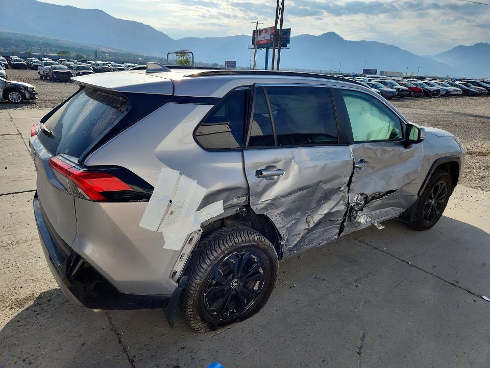 Photo 3 from auction – 2022 TOYOTA RAV4 with VIN 4T3T6RFV9NU082168