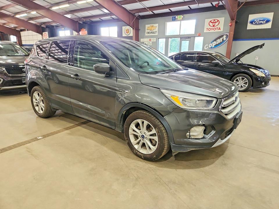 Photo 4 from auction – 2017 FORD ESCAPE with VIN 1FMCU9GD4HUA17897