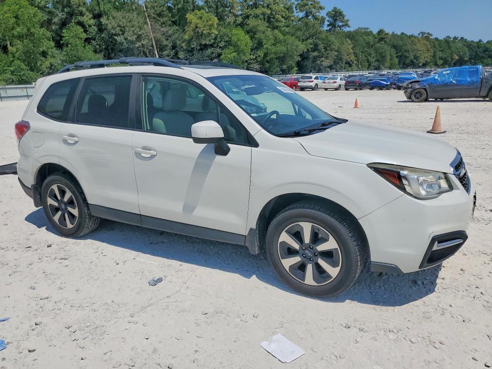 Photo 4 from auction – 2017 SUBARU FORESTER with VIN JF2SJAGC0HH492636