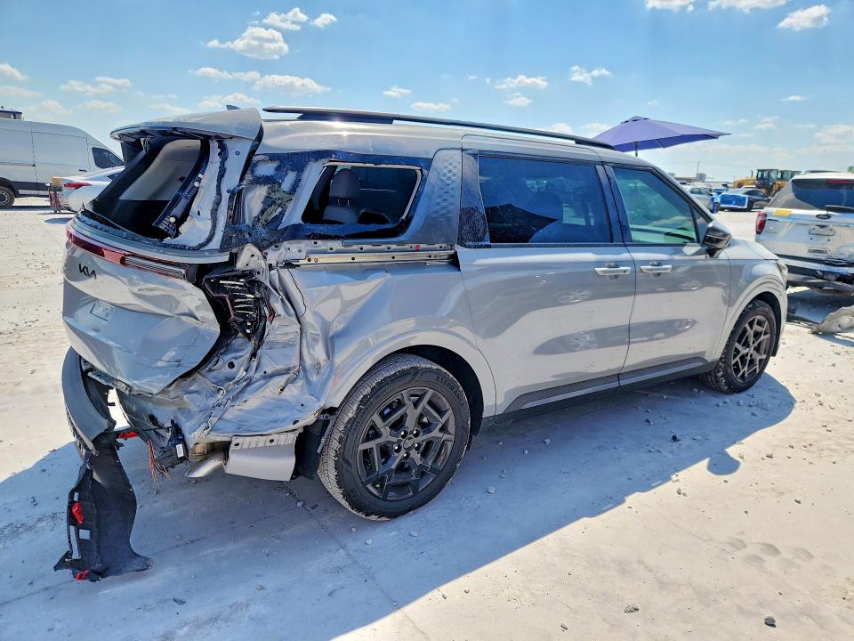 Photo 3 from auction – 2026 KIA CARNIVAL with VIN KNDNE5K33T6645514