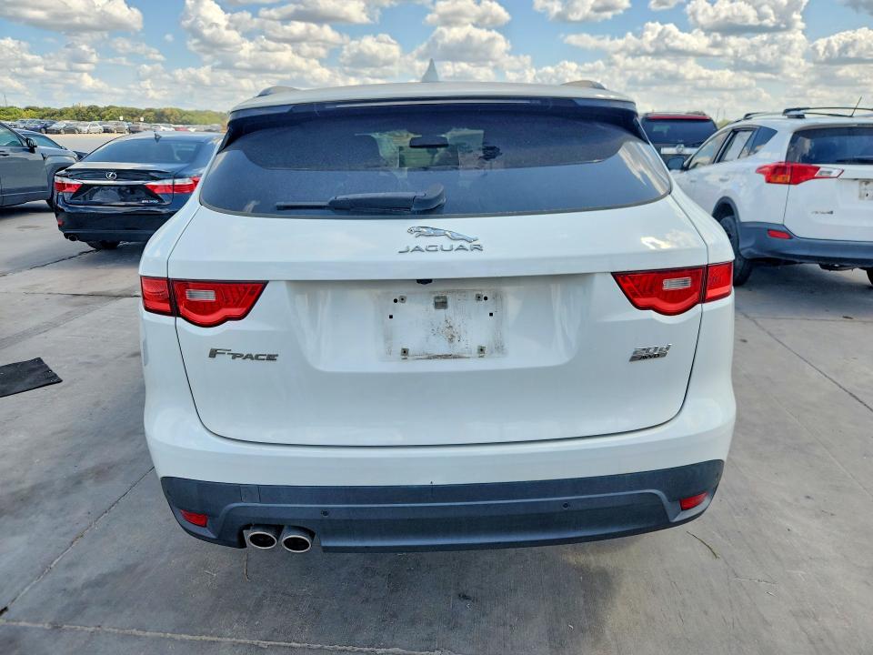 Photo 6 from auction – 2017 JAGUAR F-PACE with VIN SADCK2BN5HA088341