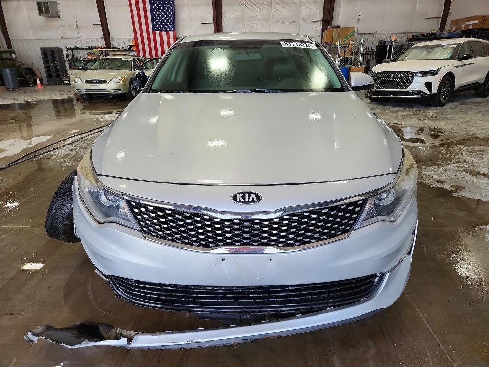 Фото 5 с аукциона – 2017 KIA OPTIMA с VIN 5XXGU4L31HG169082
