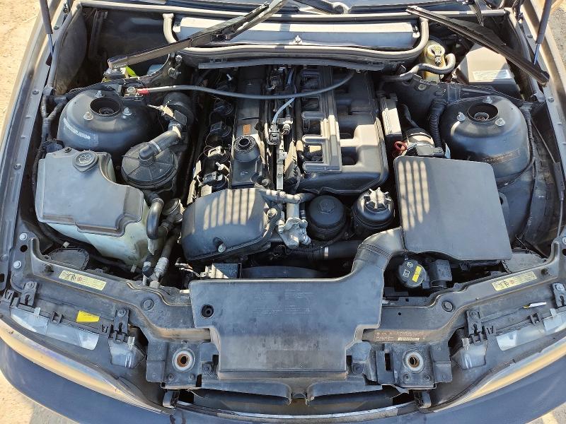 Photo 11 from auction – 2005 BMW 330 with VIN WBABW53445PL48740